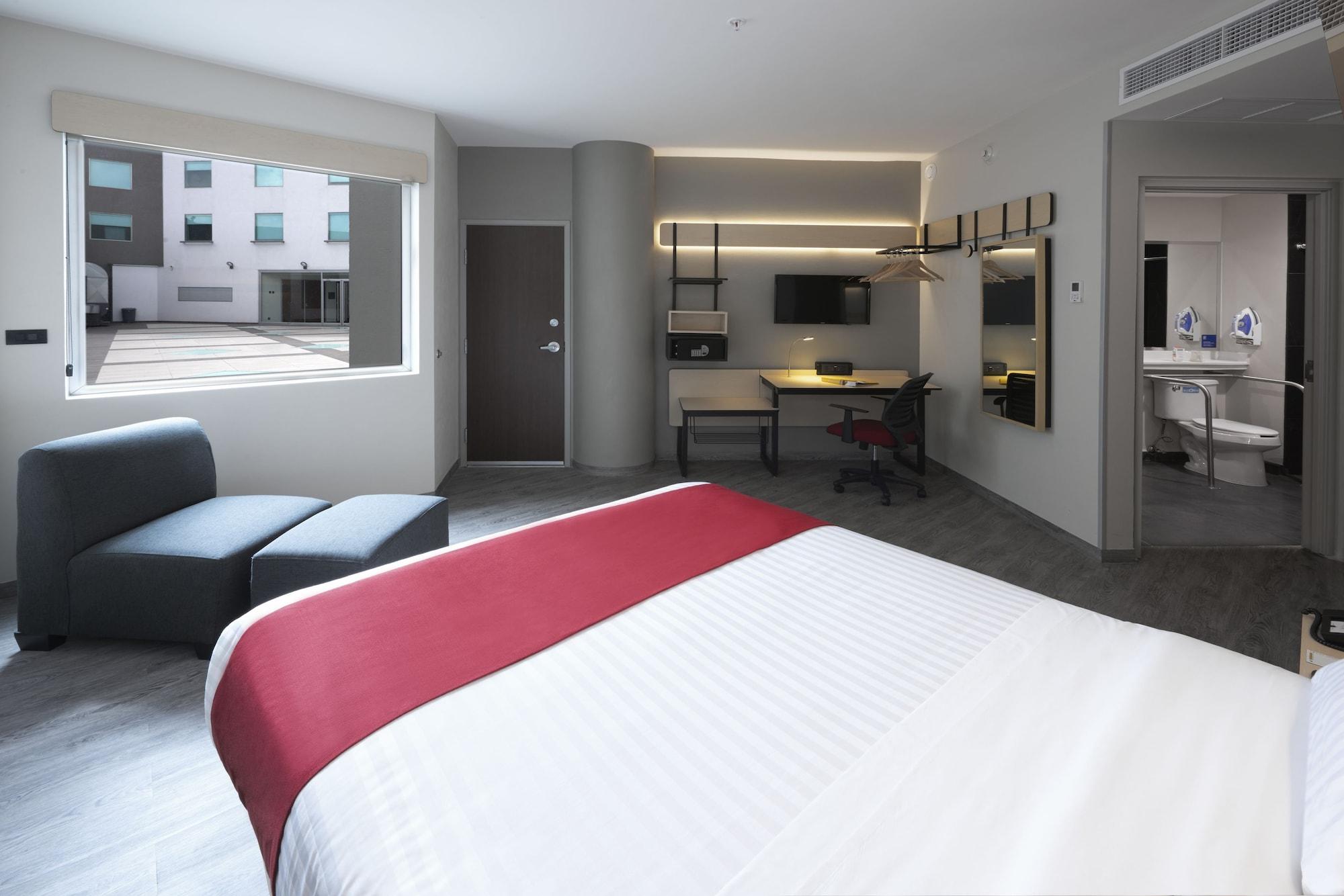 Express By Marriott Ciudad De Aeropuerto 4*