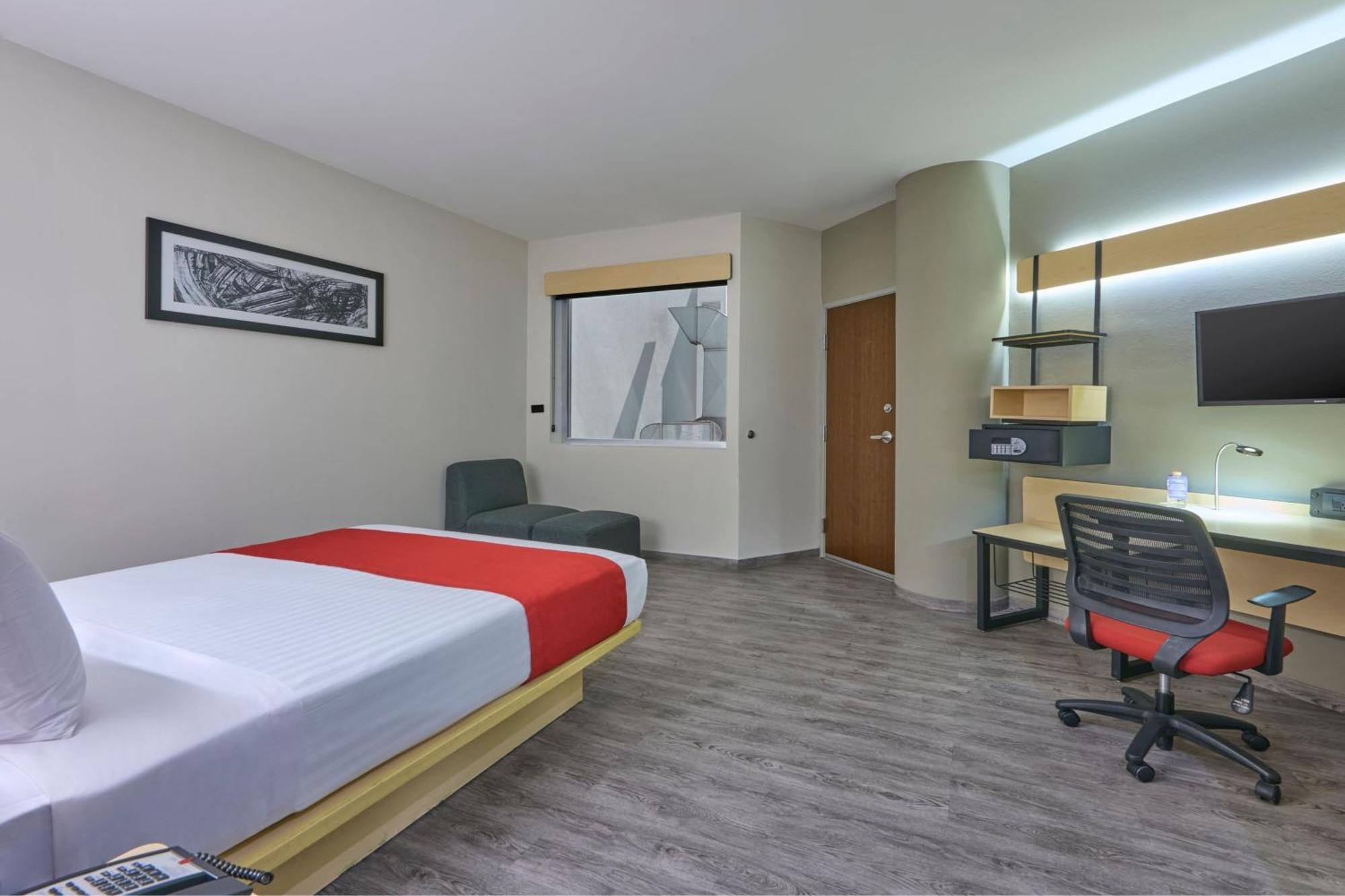 Express By Marriott Ciudad De Aeropuerto 4*