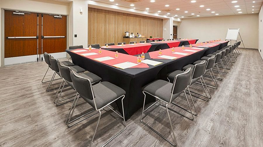 Express By Marriott Ciudad De Aeropuerto 4*