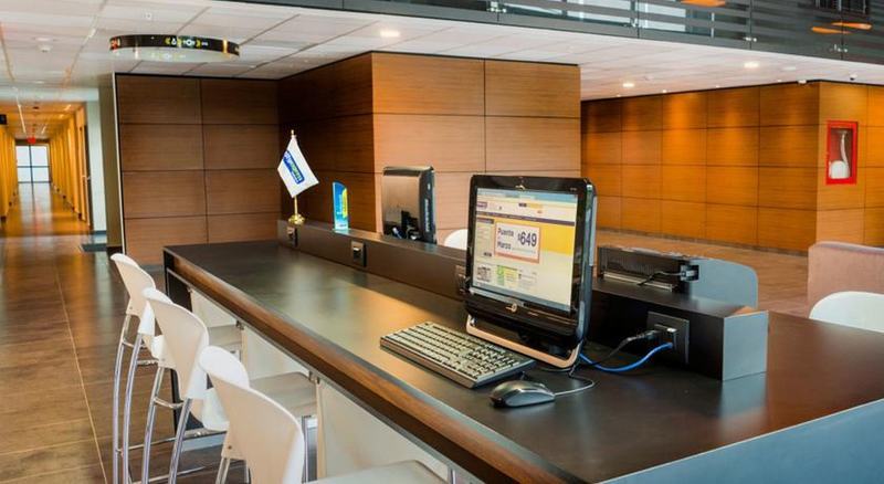Hotel Express By Marriott Ciudad De Aeropuerto 4*
